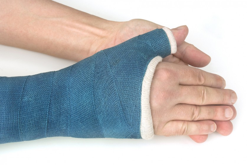 What are some treatments for a broken thumb?